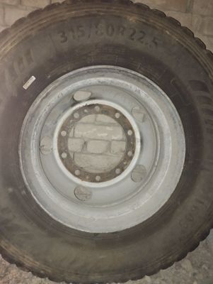 Bez kamer 315 80 R 22.5 xolati yaxshi 80% tishi bor diskasiham sotilad