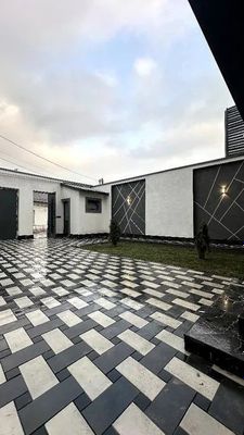 Sotiladi Мирабад Махаля Биродарлик 2,5 сотки Евро Дом новый