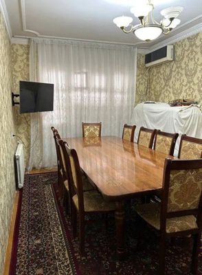 Продаётся квартира на Себзаре, центр города Ор-р ЗАГС, балкон 2×6