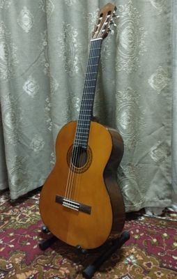 Классическая гитара YAMAHA C40