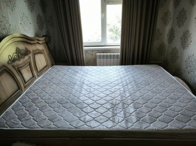 Продается двухспальная кровать в хорошем состояни.