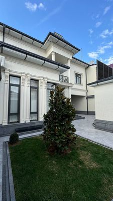 срочно продаётся новый Евродом Луначарского 4-соток 4-уровень 10-комна