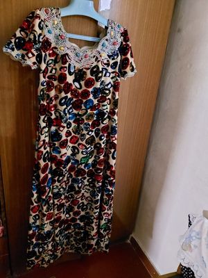 Платье с красивой вышивкой, европейский фасон