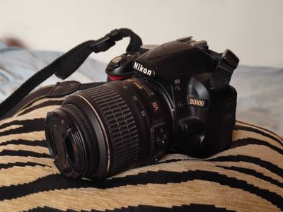 Nikon D3100 DX. без зарядки и аккумулятора