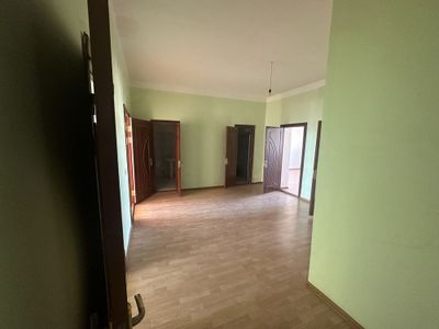 Квартира Узок муддатга ижарага берилади
