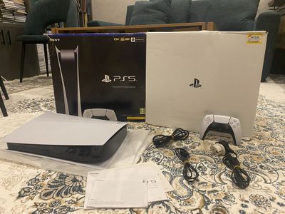 Продаю PS5 Digital Edition. В отличном состоянии. Есть игры