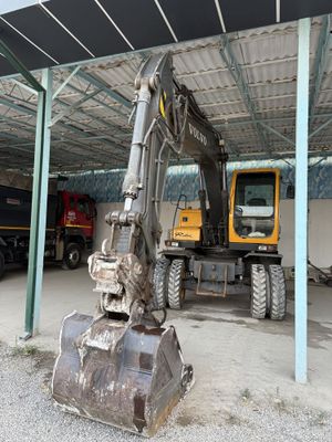 Volvo экскаватор 130 сотилади
