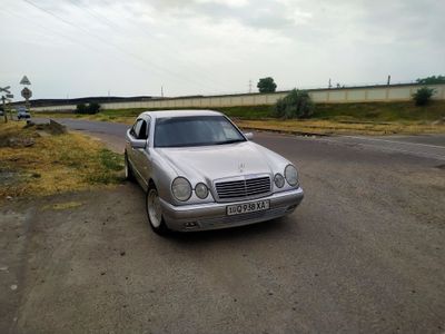 Mercedes Benz w 210