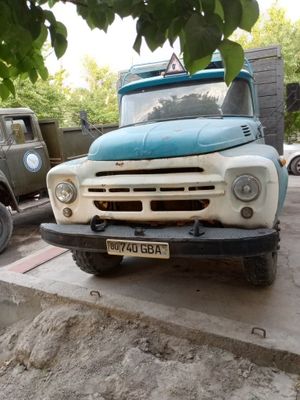 Zil sotiladi yaxshi xolatda