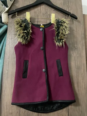 Легкое пальто без рукавов