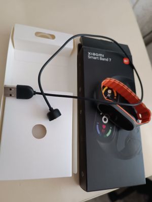 Mi band 7 в идеальном состоянии. В комплекте с дорогим магнитным рем