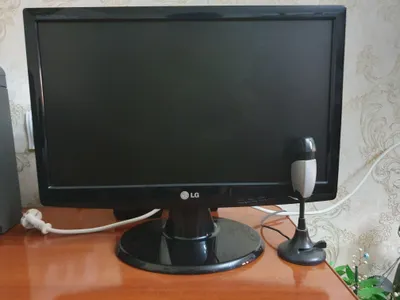 Компьютер, процессор, камера, клавиатура, колонки