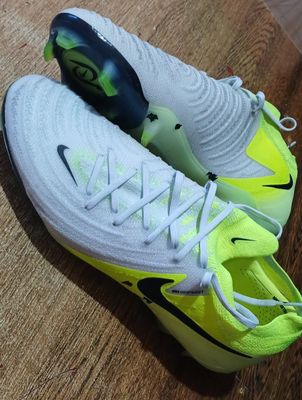 Nike butsa sotiladi