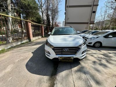 Hyundai Tucson..