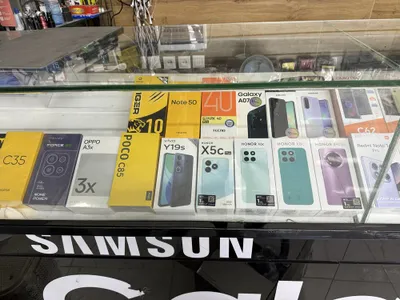 Telefonlar mavjud magazinda kimga qanaqa telefon kk bulsa qiliberamiz