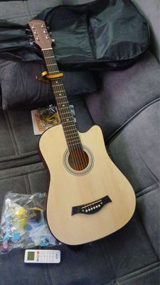 Gitara Sotiladi Narxi 700ming