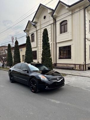 Nissan Altima (ideal}