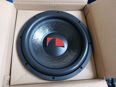 Сабвуфер nakamichi 1203s4 .