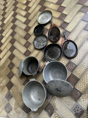 Казан сквородка и чугунные сковородки