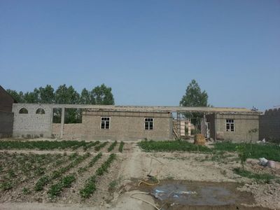 Yangi ariqda yer sotiladi
