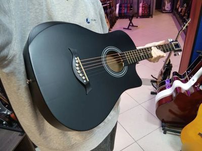 38 razmer yangi akustik gitaralar skidkada!