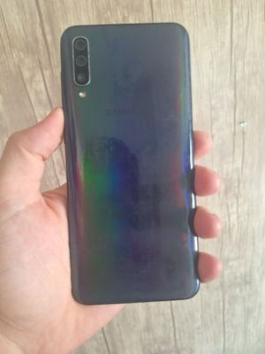 Samsung Galaxy A50 sotiladi ideal holatda Xechqandiy aybi yo'q