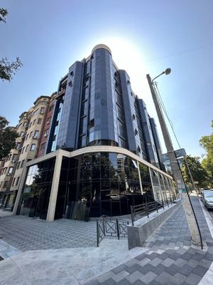 Продаётся Бизнес центр с арендатором ор:Бабур Парк напротив! 50м²