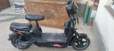 Elektro skuter bonvi