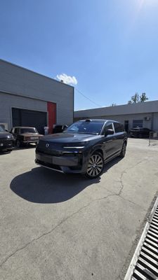 Denza N9 DM Flagship - гибридный кроссовер