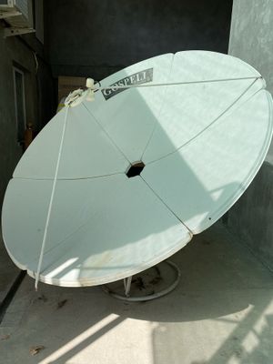 Параболическая антенна. Спутниковая антенна. Parabalicheskiy antenna