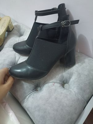 bu tufli kuzga kiyiladigan