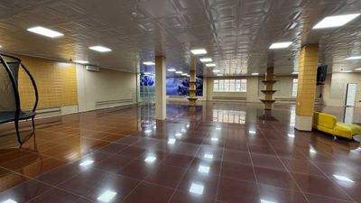 Сдается нежилое помешение 300 квадрат на 1 линии