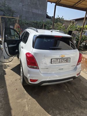 Trekr Sotiladi holati idyal 2019 yil