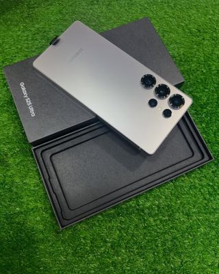S25 ULTRA 12/256 gb 2oy ishlatilgan SROCHNIY