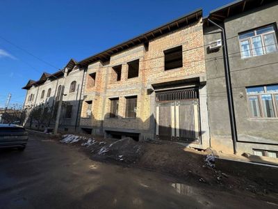 Зенит Тикланиш евро участок 3.3.соток 400кв.м 3уровней 6комнат срочно