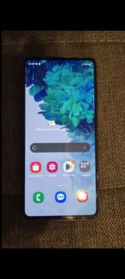 Продам новый Samsung S 20 FE