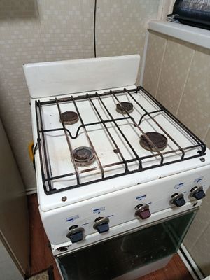 Продается газовая плита.