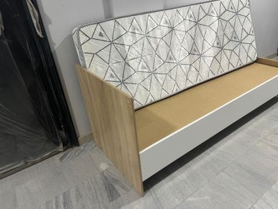 Продам кровать новая с матрасом