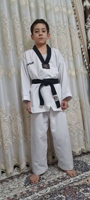 Taekwondo kiyimi 12 yoshdan 14 yoshgacha boʻladi