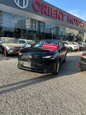 Tayota carolla cross hybrid