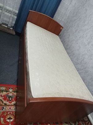 Кровать мягкая хорошее продается