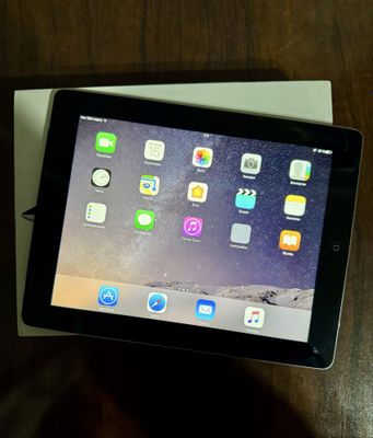 Apple iPad 32GB в хорошем состоянии