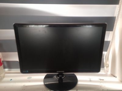 Монитор Samsung LED 2 шт. Размер: 22/24