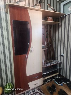 Прихожка в хорошем состоянииразмеры, высота 2.15 м, ширина 1.70 м