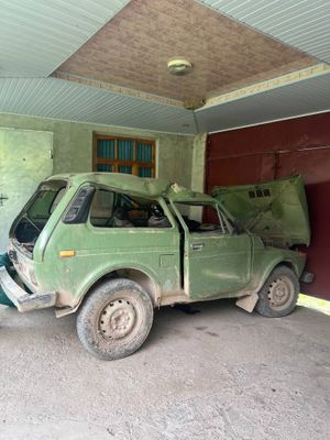 Нива сотилади 4х4