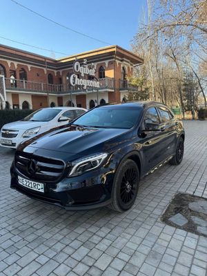 Mercedes Benz AMG Gla 200