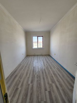 Ko'p qavatli uydan honadon sotiladi