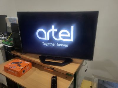 TV Artel 32 ART Led 7000