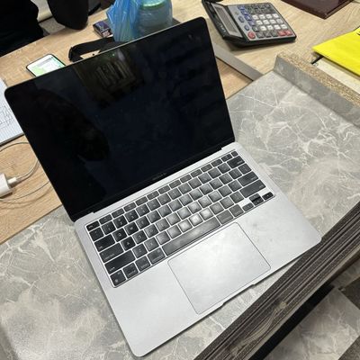 MacBook Air M1