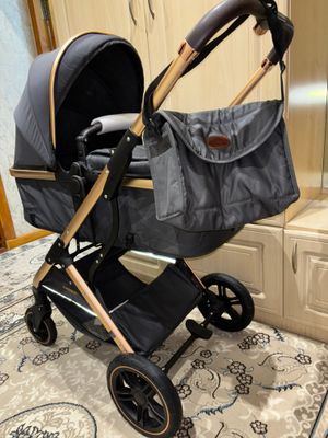 Продаю детскую коляску Ining Baby.